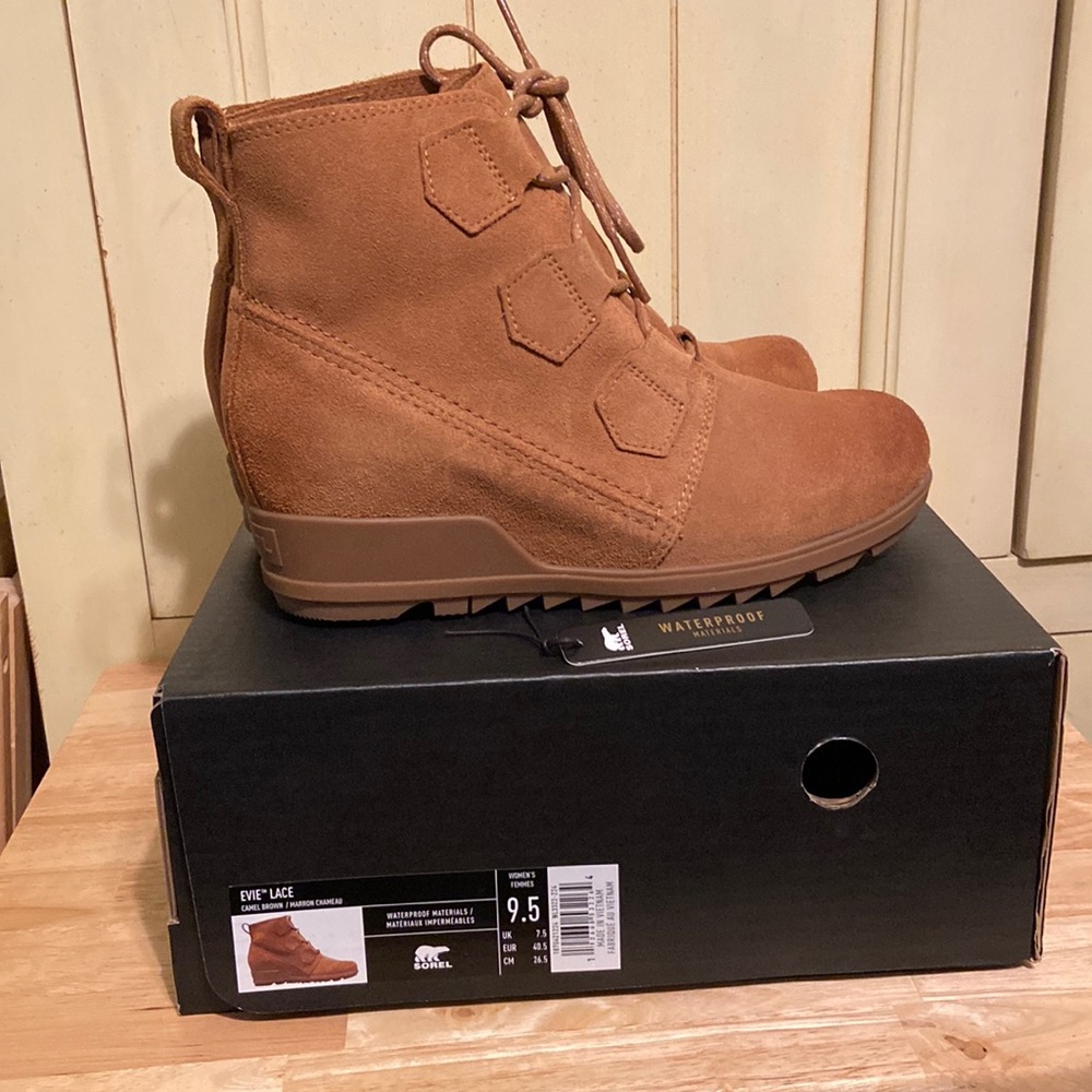 Sorel leather booties-like new!